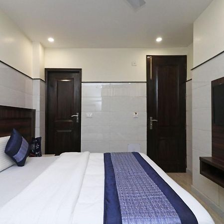 Hotel Usa New Delhi Exteriör bild
